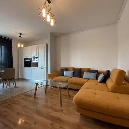 Deluxe Apartment With Balcony And Private Parking In Colvmna Residence Cluj-Napoca Exterior foto