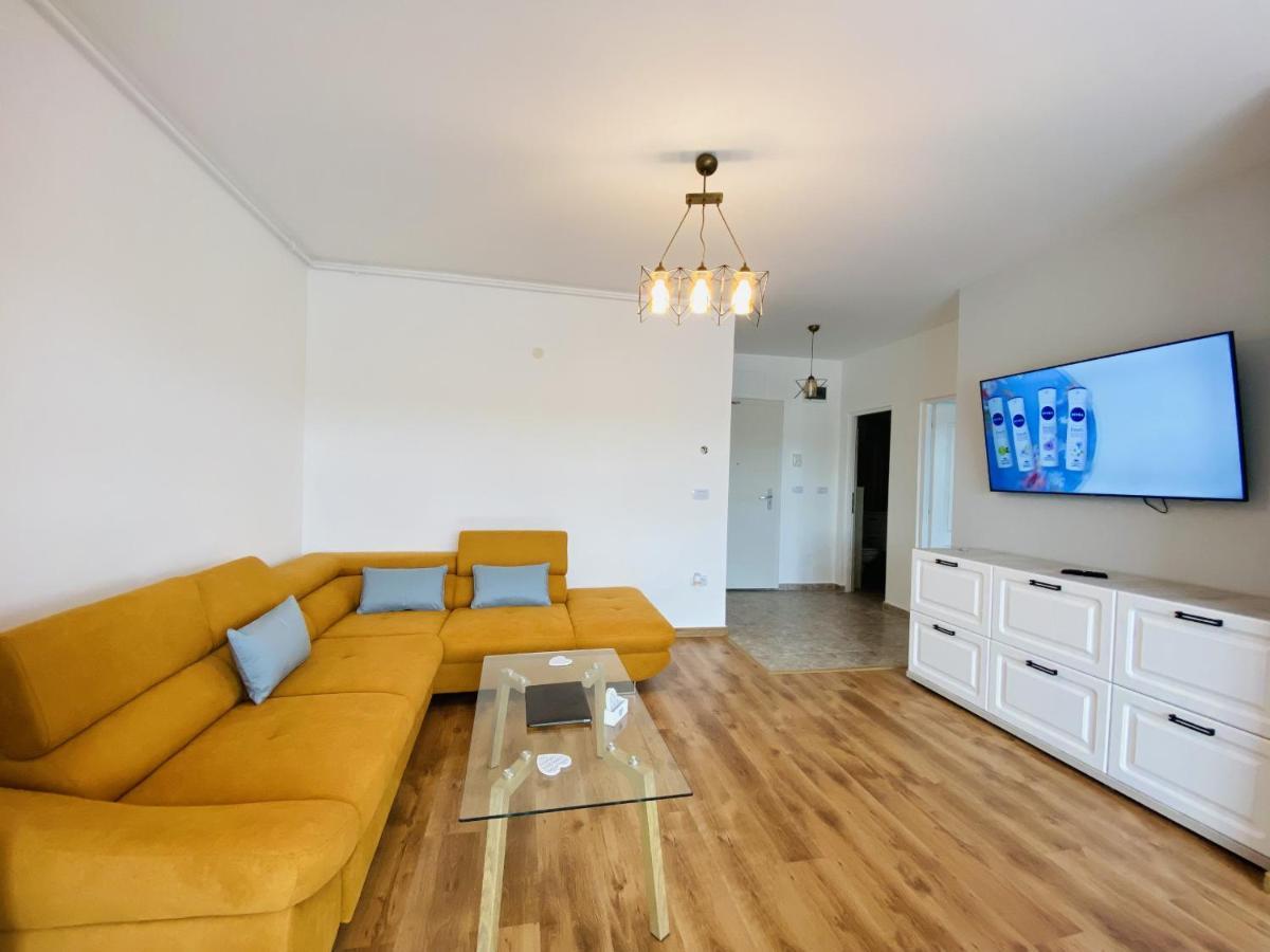 Deluxe Apartment With Balcony And Private Parking In Colvmna Residence Cluj-Napoca Exterior foto