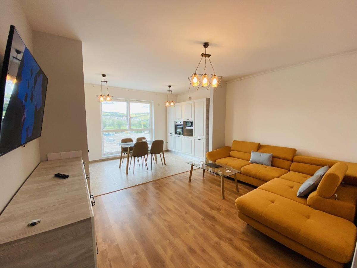 Deluxe Apartment With Balcony And Private Parking In Colvmna Residence Cluj-Napoca Exterior foto