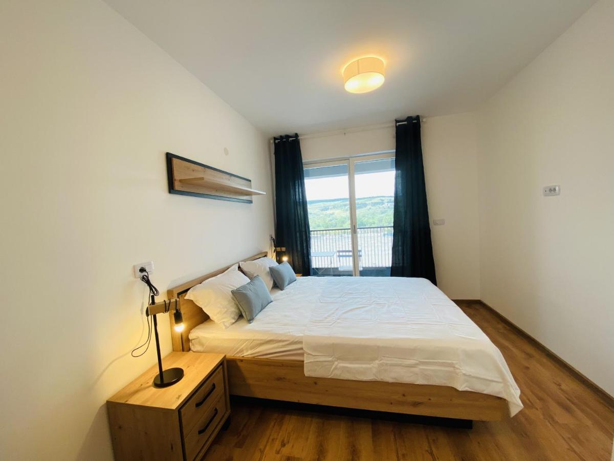 Deluxe Apartment With Balcony And Private Parking In Colvmna Residence Cluj-Napoca Exterior foto