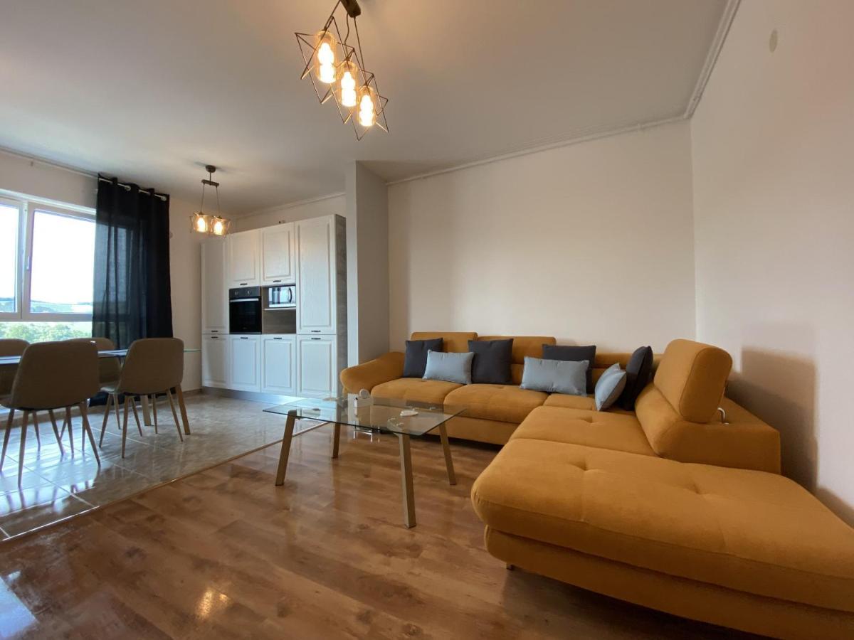 Deluxe Apartment With Balcony And Private Parking In Colvmna Residence Cluj-Napoca Exterior foto