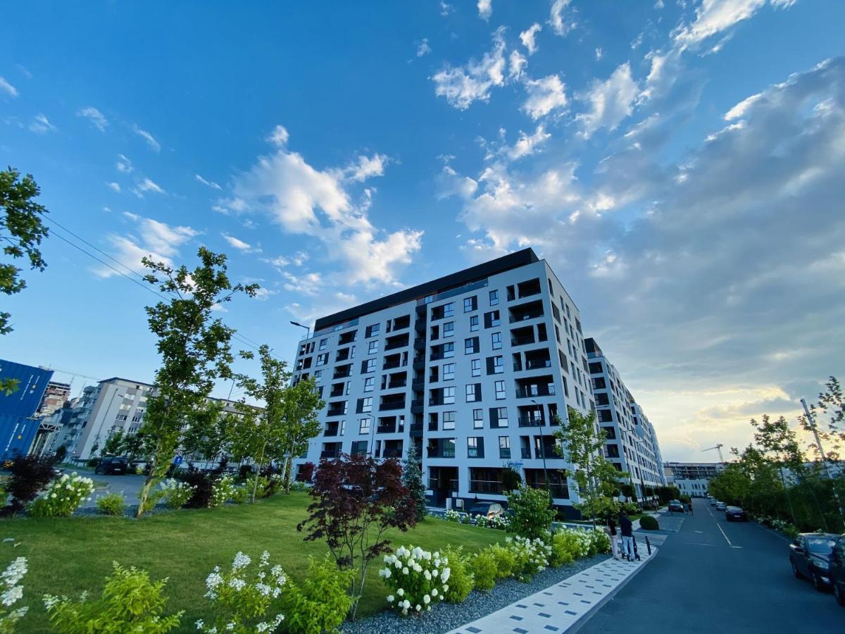 Deluxe Apartment With Balcony And Private Parking In Colvmna Residence Cluj-Napoca Exterior foto